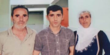 ‘Ji ber mafê wî yê dermankirinê tê binpêkirin 10 kîlo winda kiriye’