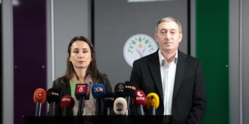 Hemserekanê DEM Partî Paşînyan pîroz kerd