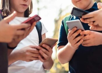 Li Îngilistanê medyaya dijîtal ji bo zarokan tê qedexekirin