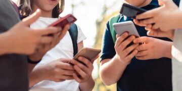 Li Îngilistanê medyaya dijîtal ji bo zarokan tê qedexekirin