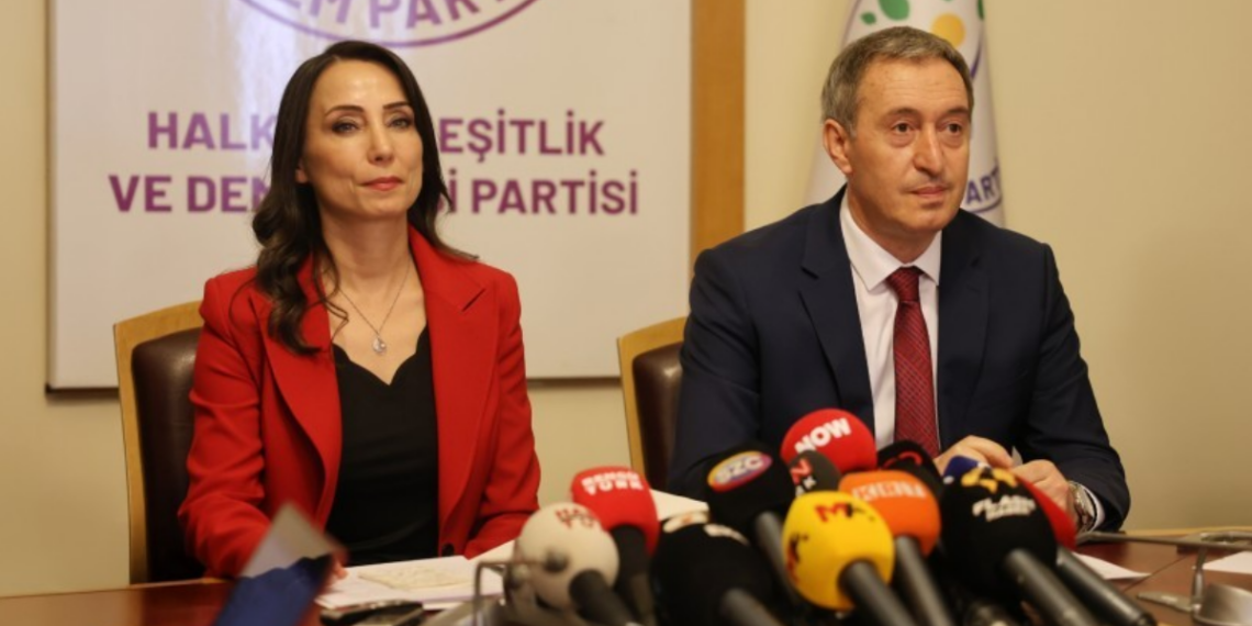 Hevserokên DEM Partiyê nameya ‘Mafê Hêviyê’ ji Komîteya Wezîran re şand