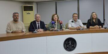 Hêzên Ked û Demokrasiyê: Baroya Îzmîrê ji ber parastina mafên girtiyan tê cezakirin