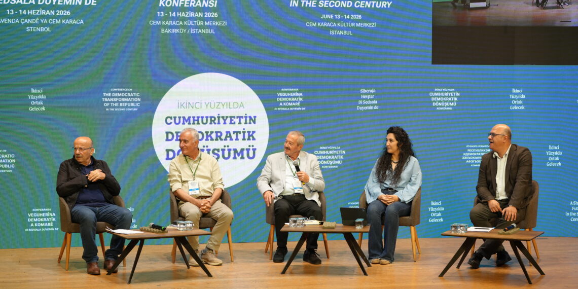 Konferansa Veguherîna Demokratîk a Komarê di roja 2an de didome