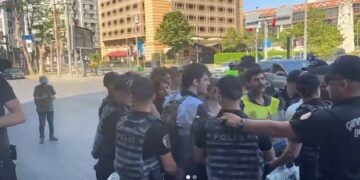 Stenbol de 89 kesê ke ameyê destbendkerdene, veradîyayê