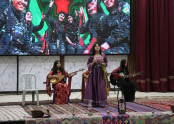 Kobanî de seba piştîdayîşî YPJ’yî konser