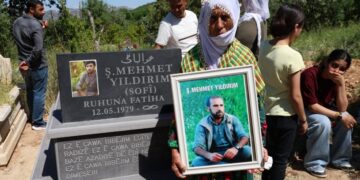 Hem kuştin hem jî doza tazminatê li malbatê vekirin