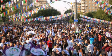 Programê ‘Mîtîngê Azadîye’ yê Amedî dîyar bî