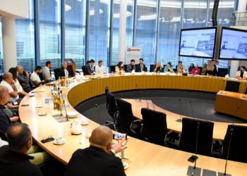 Kesê ke Qirkerdişê Sêwazî de cuya xo ra bîyê Meclîsê Federal ê Almanya de ameyî yadkerdene