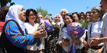 Sureyya Bulut û Dîlek Oz 32 şûnve hatin berdan: Em ê li ser sûrên Amedê govendê bigerînin