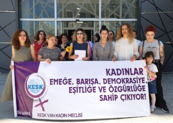Meclîsa Jinan a KESKê: Em gotinên ku jinên Kurd dikin hedef qebûl nakin