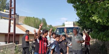 Li Wan û Agiriyê gel vexwendin mitîngê