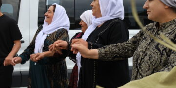Bi govend û tilîliyan berê xwe dan ‘Mitînga Azadiyê’ ya Wanê